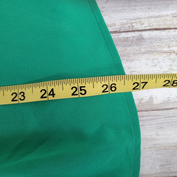 Talbots Green Button Front Long Sleeve Blouse with Pleated Detail Size 10 - Picture 9 of 12